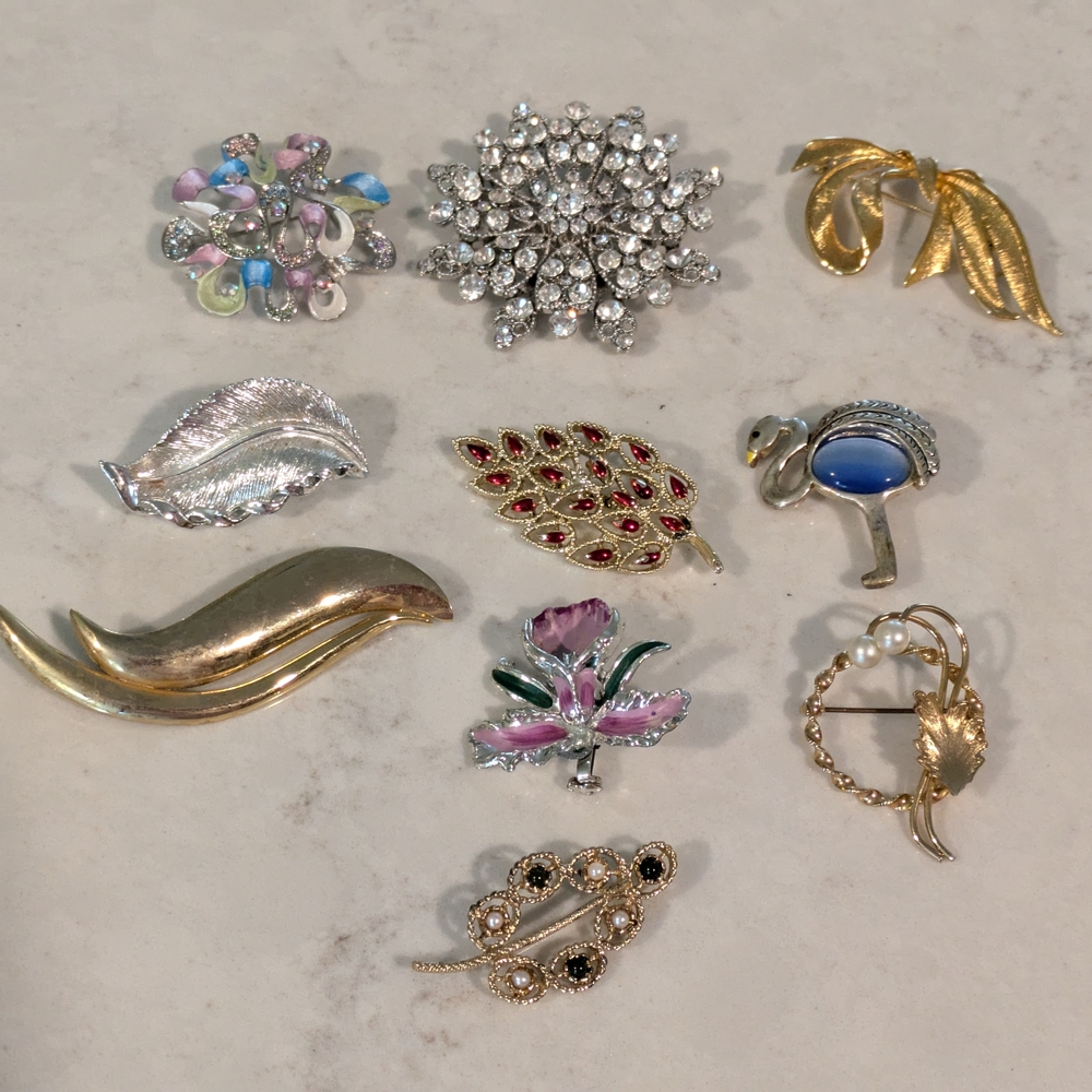 Gold and Silver Same Vintage Brooch Collection Lot Of 10